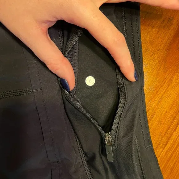 Lululemon Speed Up Low-Rise Lined Shorts in Black - Picture 7 of 8